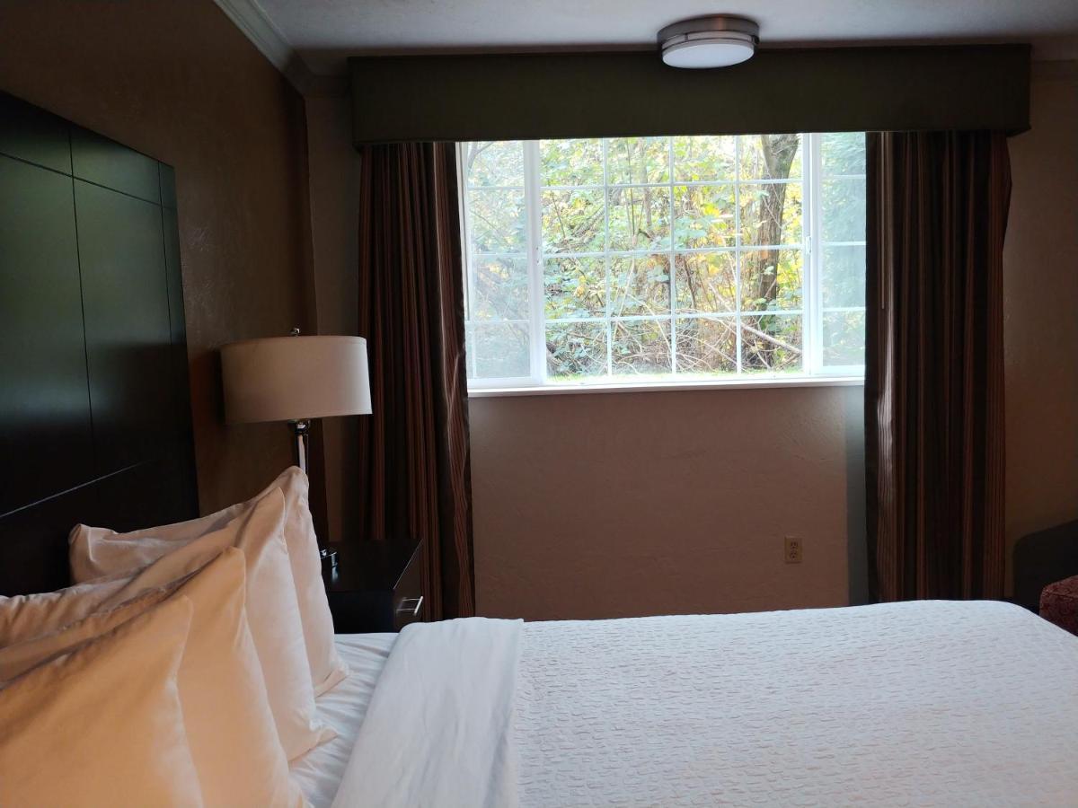 Best Western Plus Parkway Inn Wilsonville Exteriér fotografie