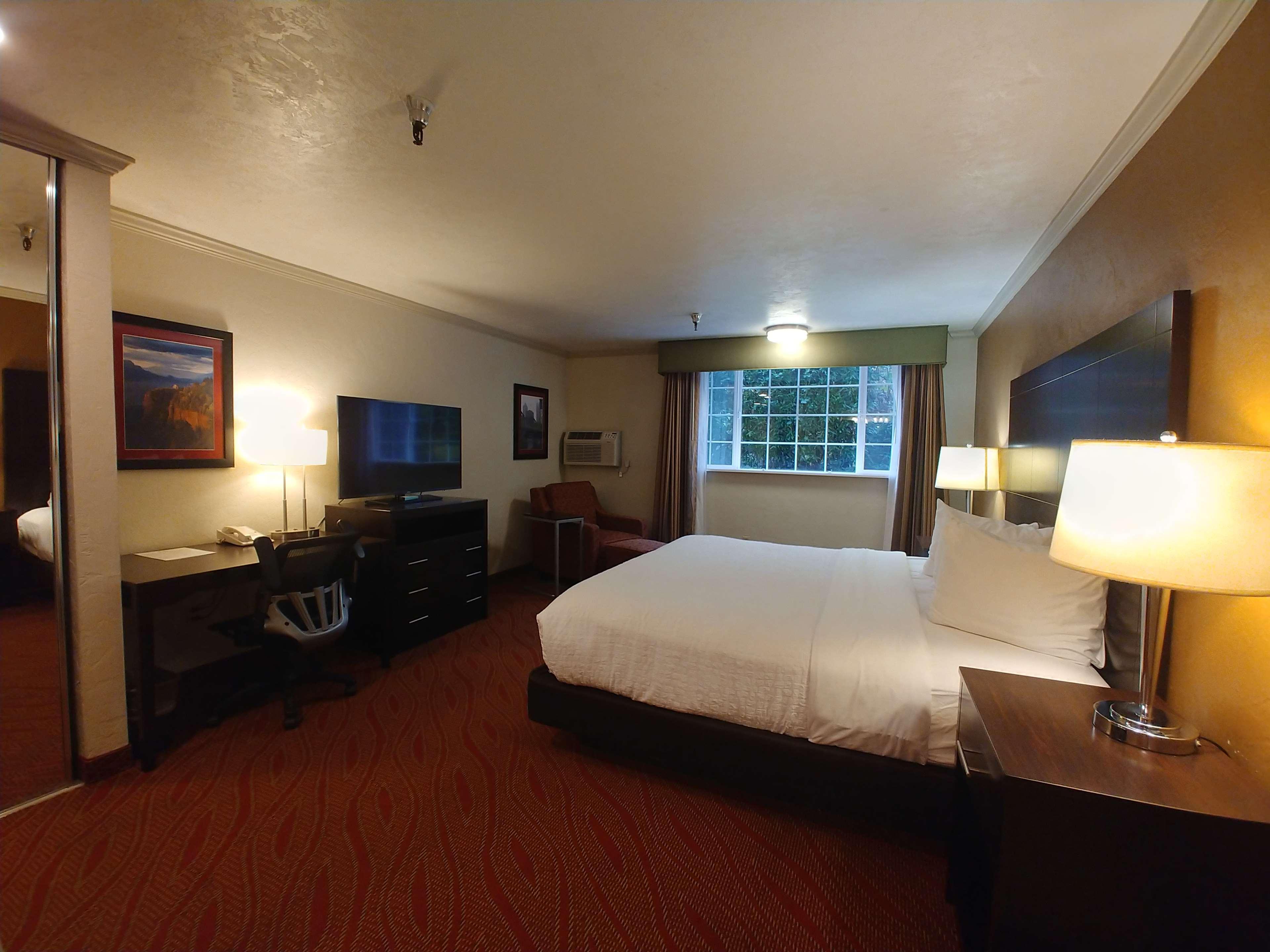 Best Western Plus Parkway Inn Wilsonville Exteriér fotografie