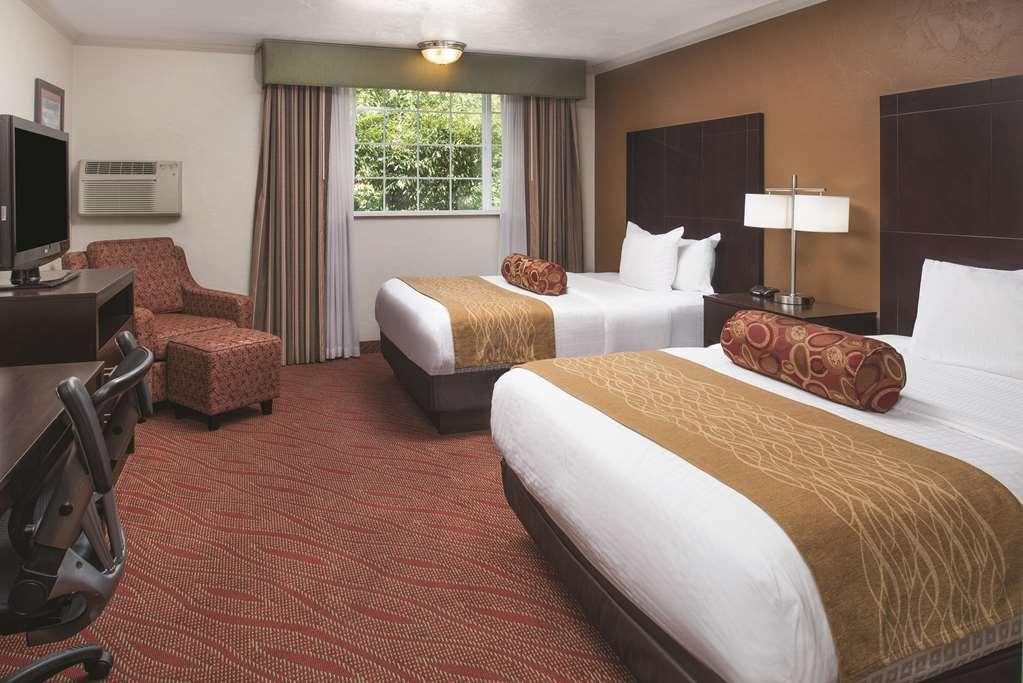 Best Western Plus Parkway Inn Wilsonville Exteriér fotografie