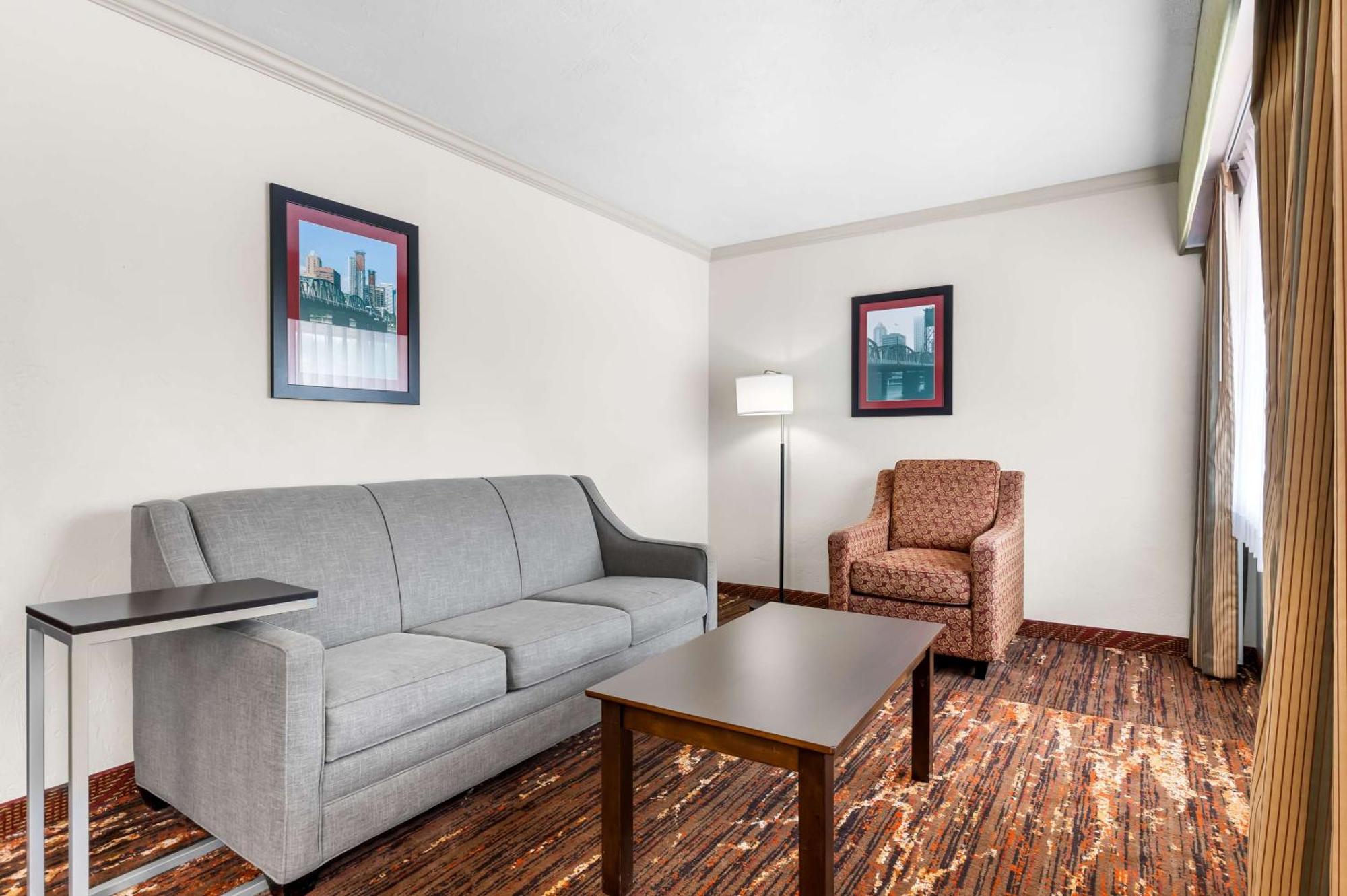 Best Western Plus Parkway Inn Wilsonville Exteriér fotografie